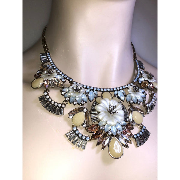 CHLOE & ISABEL enchanted blossom regal necklace - N028