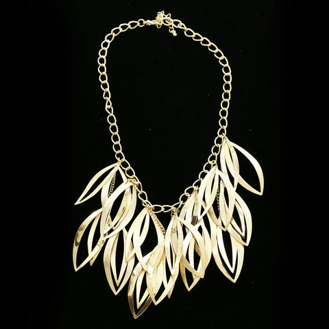 Luxury Necklace Gold NWOT