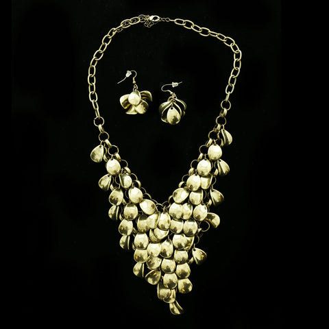 Luxury Matching Earrings Necklace Gold NWOT